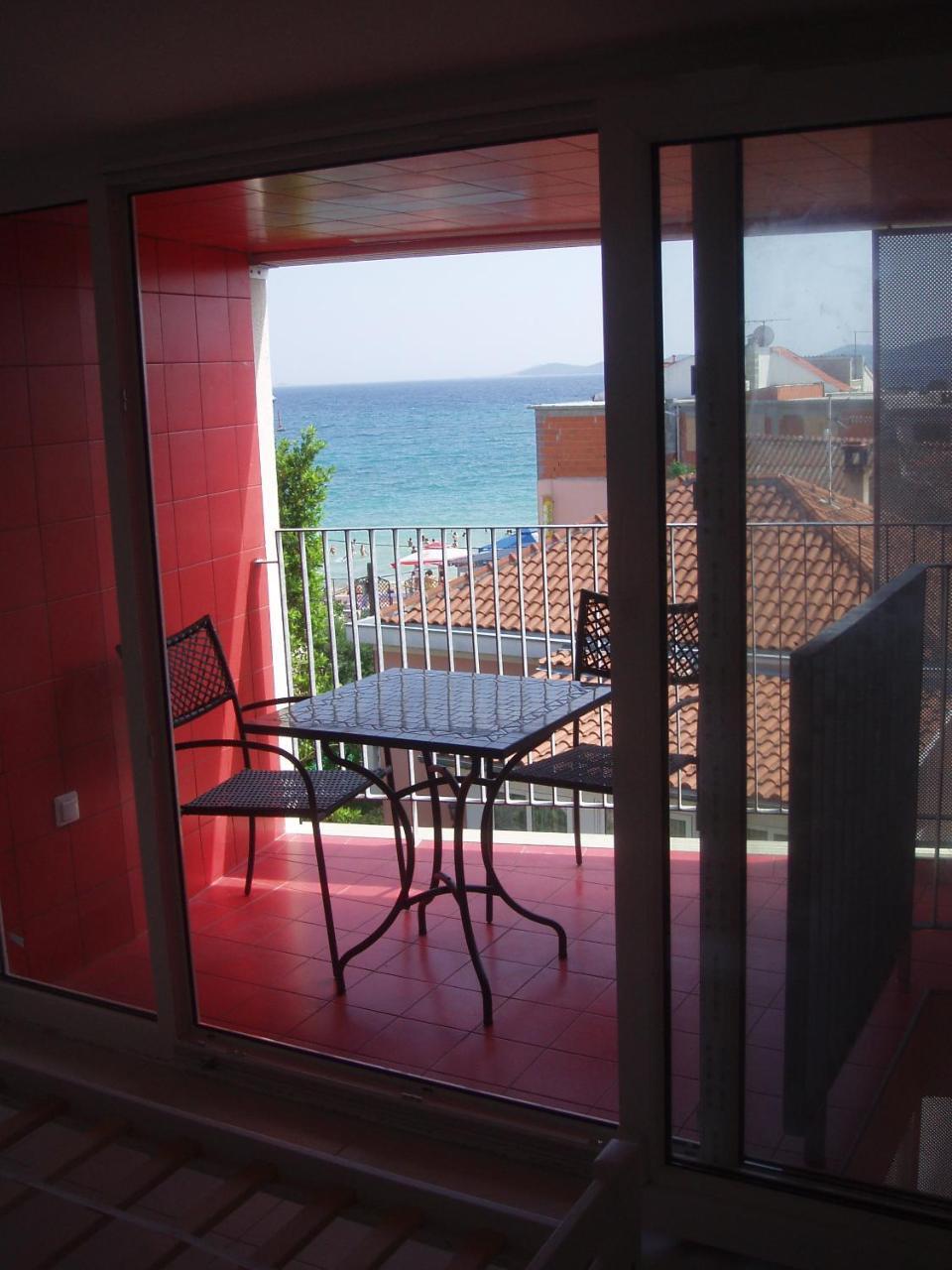 Apartman Number 5 *