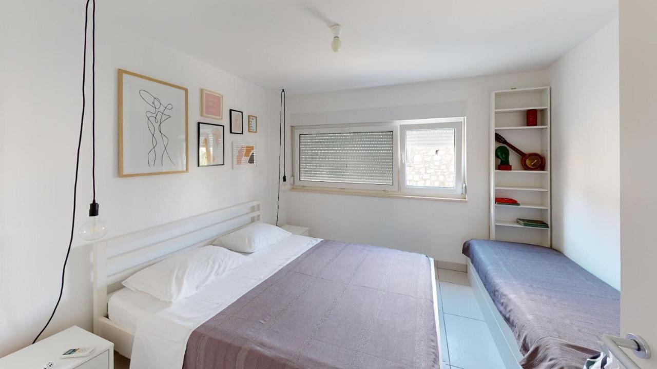 Number 5 Apartment