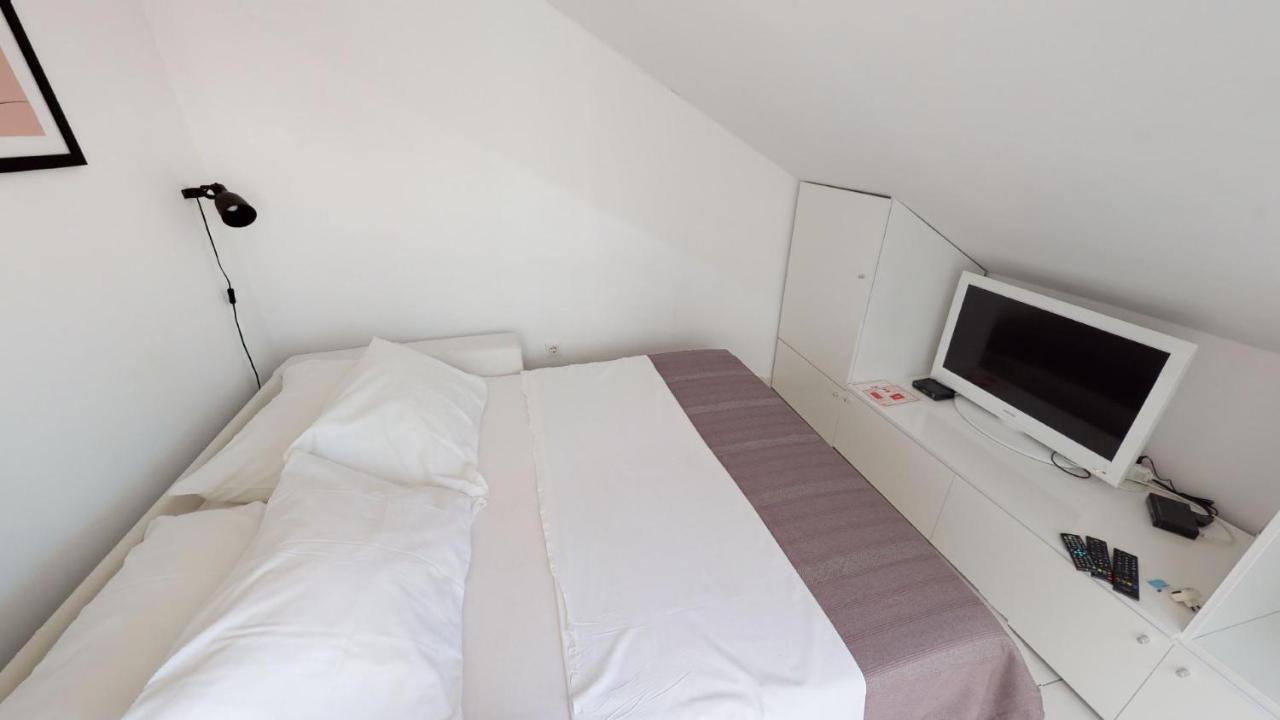 Number 5 Apartment Pakostane